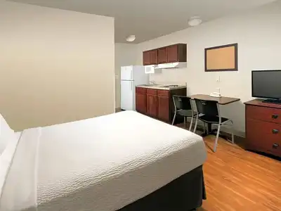 WoodSpring Suites Topeka - 21