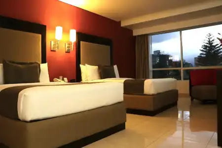 & Suites PF - 90