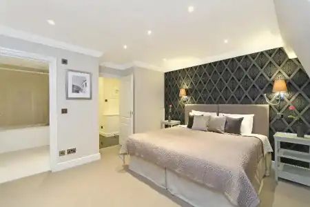 Queensgate Court - 71