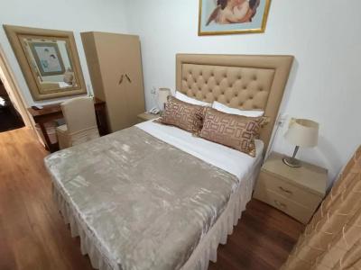 Queens Leriotis - 40