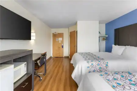 SureStay Plus By Best Western Niagara Falls East - 37