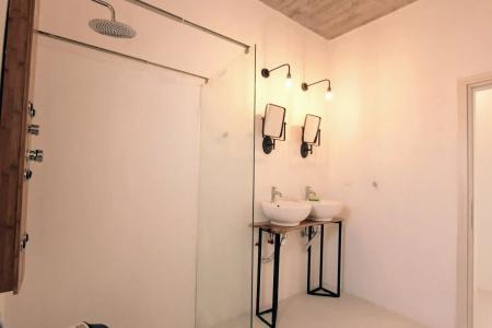 Mesanto Luxury Suites - 7