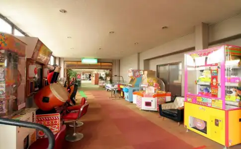 U-Topia - 16