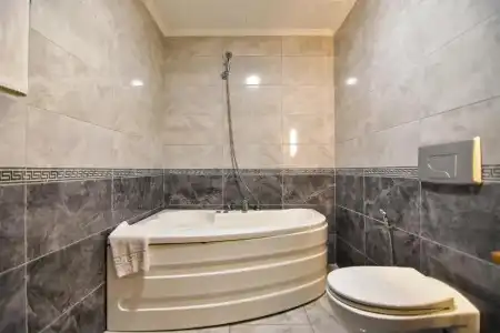 Green Palace Suite - 107