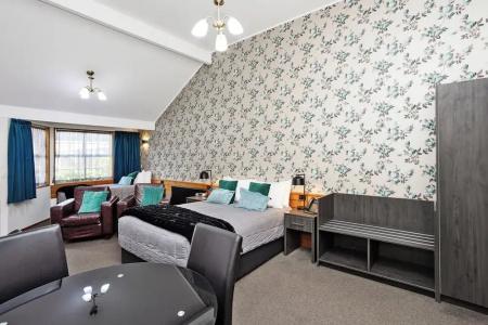 Balmoral Lodge Motel - 37