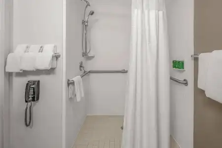 Courtyard by Marriott Wilmington / Wrightsville Beach - 22