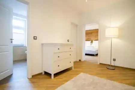 Schiefer Suite & Apartments - 5