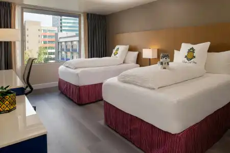 Staypineapple, Rose, Downtown Portland - 25