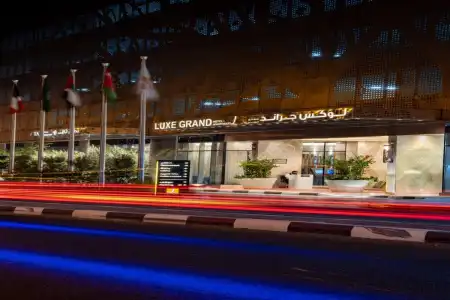 Luxe Grand Apartments - 12