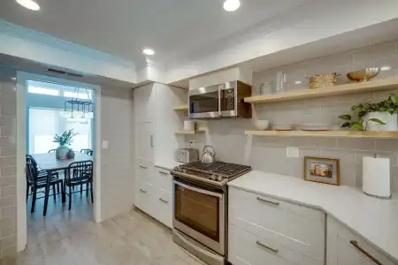 Bakersfield Oasis: Private Pool, Hot Tub & Patio! - 17