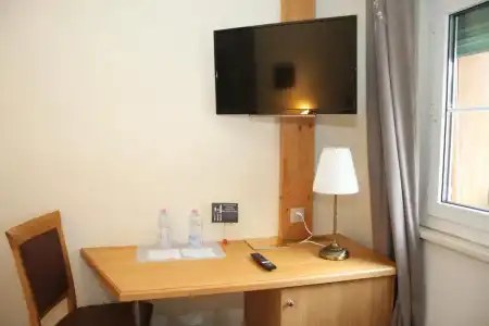 Grichting & Serviced Apartments - 103