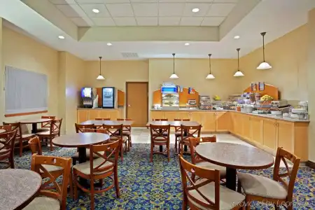 Fairfield Inn & Suites Seattle Downtown/Seattle Center - 23