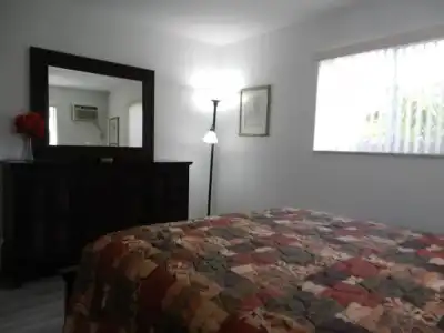 Shell Motel - 109
