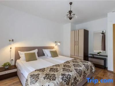 Grand Royale Apartment Complex & Spa - 69