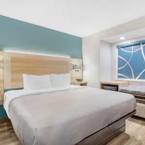 Quality Inn & Suites - 23