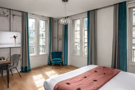 Lyric Paris - 56