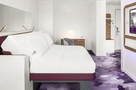 YOTEL Edinburgh - 25