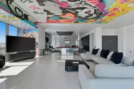 Beautiful Palms Place Suite - 76