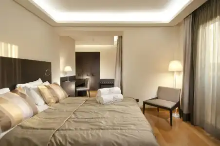 O&B Athens Boutique - 173