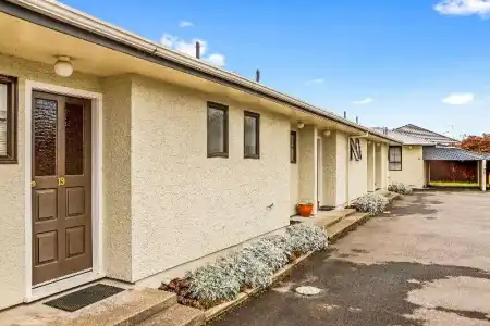 Econo Lodge Canterbury Court - 22