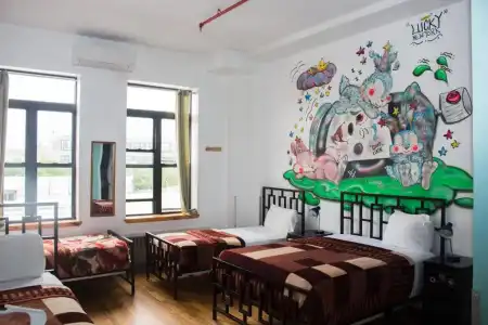 NY Moore Hostel - 35