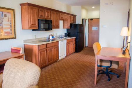 Best Western Plus San Antonio East Inn & Suites - 8