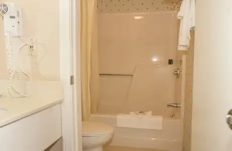 Flagship Inn and Suites - 27
