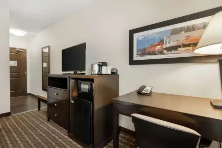 Best Western Pacific Inn - 82