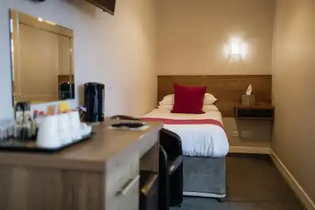 Red Mullions Guest House - 33