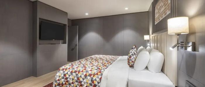 Billionaire Ramada Plaza by Wyndham Batumi - 75