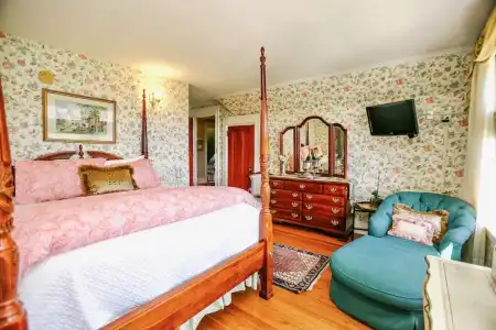 Wilburton Inn - 139