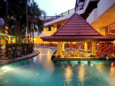 Baumanburi Patong - 15