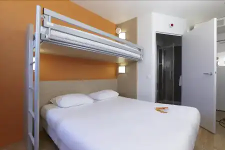 Hôtel Première Classe Caen Nord - Mémorial - 35
