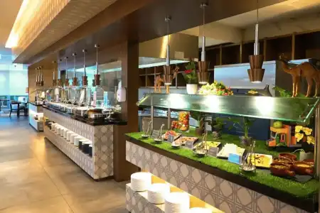 Novotel Dubai Gold District (Ex. Wyndham) - 12