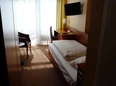 B&B Lübeck Berliner-Platz - 23