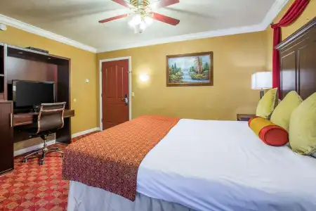 Clarion Collection Wilkie's Inn Pacific Grove - Monterey - 5