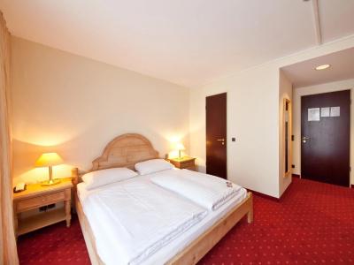 Garner Dusseldorf - Main Station by IHG - 52