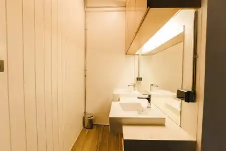 Bed Addict Hostel - 9