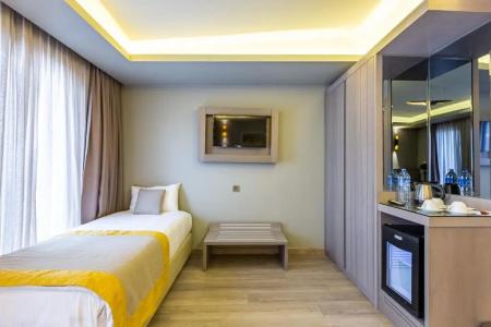 Seraglio & Suites - 80