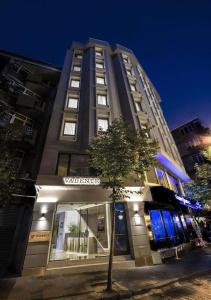 Valente Suites & - 11