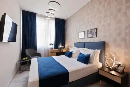 Trendy by Athens Primes - 5