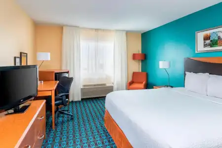 Fairfield Inn & Suites Lincoln - 1