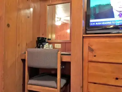 Park Motel and Cabins - 175