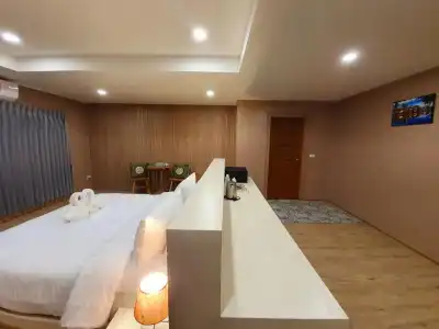 Usabai Riverside Boutique - 187
