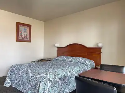 Hollywood La Brea Inn - 15