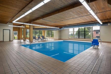 Days Inn & Suites by Wyndham Bozeman - 10