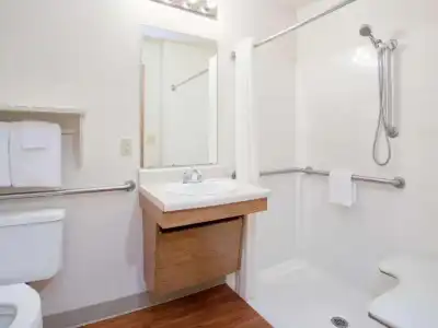 WoodSpring Suites Topeka - 37