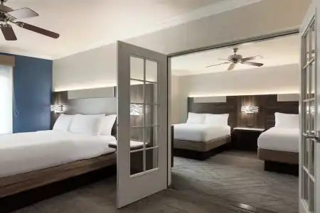 Holiday Inn Express and Suites Bakersfield Central by IHG - 51