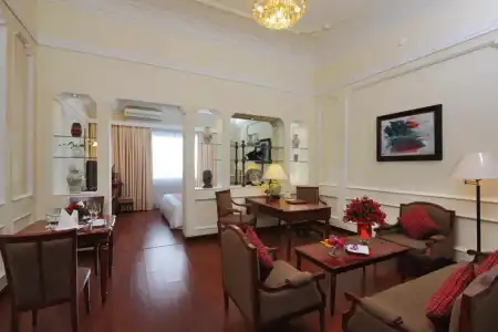 Royal Saigon - 43