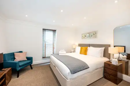 Queensgate Court - 18